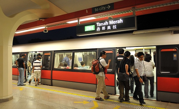 Khám phá cuộc sống dưới lòng đất của người Singapore bằng tàu MRT