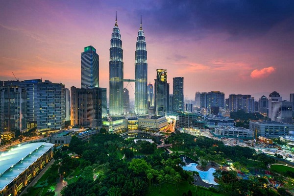 Petronas Twin Towers - niềm tự hào của người dân, đất nước Malaysia