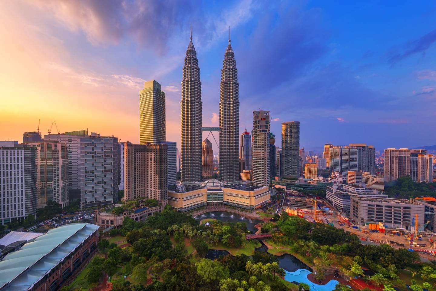 thap-doi-petronas-01